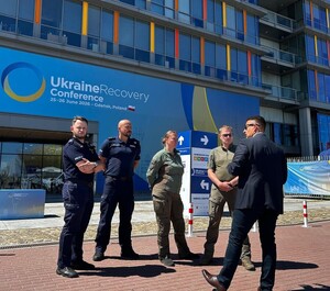 Policjanci zabezpieczali Konferencję na rzecz Odbudowy Ukrainy.