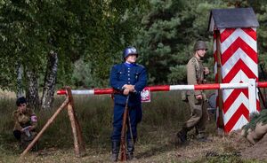 Policjant, rekonstruktor i pasjonat historii.