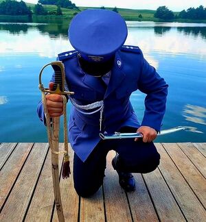 Policjant, rekonstruktor i pasjonat historii.