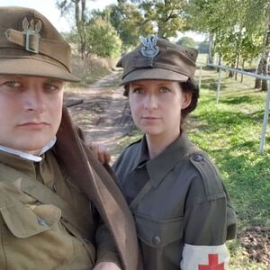 Policjant, rekonstruktor i pasjonat historii.