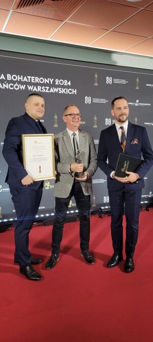 Policjant, rekonstruktor i pasjonat historii.