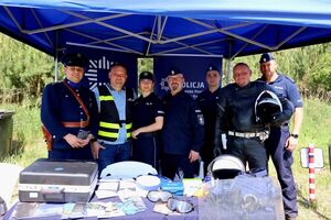 Policjant, rekonstruktor i pasjonat historii.