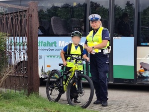 „Bezpieczna droga do szkoły” z lęborskimi policjantami.