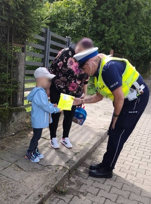 „Bezpieczna droga do szkoły” z lęborskimi policjantami.