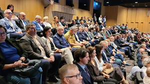 W Centrum Konferencyjnym Muzeum II Wojny Światowej w Gdańsku zainaugurowały dzisiaj konsultacje projektu „Strategia Rozwoju Województwa Pomorskiego 2035 – nowe spojrzenie na rozwój Pomorza”. Konferencję otworzył Marszałek Województwa Pomorskiego p. Mieczysław Struk a uczestnikiem obrad był m.in. Zastępca Komendanta Wojewódzkiego Policji w Gdańsku mł.insp. Tomasz Juński.
