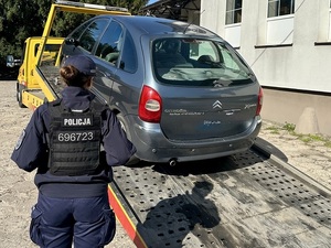 Jechał mimo zakazu i po narkotykach.