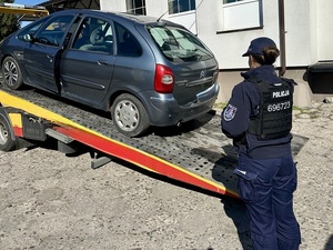 Jechał mimo zakazu i po narkotykach.