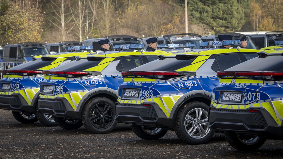 Nowe, ekologiczne radiowozy dla pomorskich policjantów