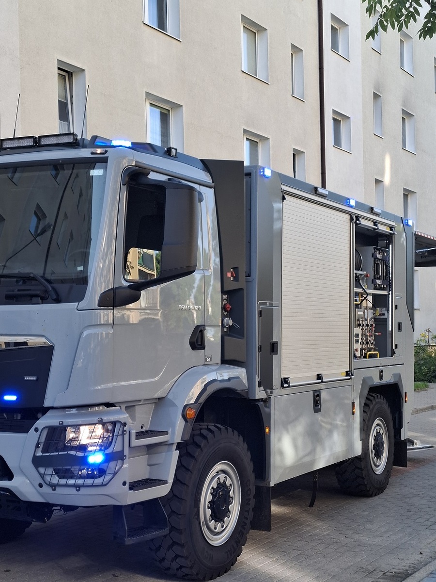 W domu miał nielegalną broń palną, granat i narkotyki – został aresztowany na 3 miesiące