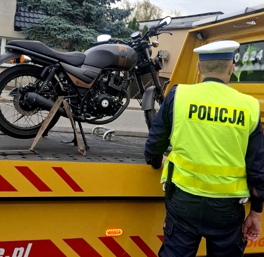 15-latek bez uprawnień zatrzymany na motocyklu w Bobowie